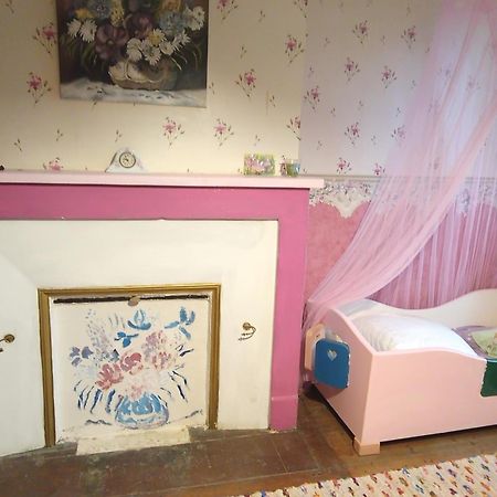 La Grille Fleurie, Chambres D'Hote Chez L'Habitant Arthonnay Екстериор снимка