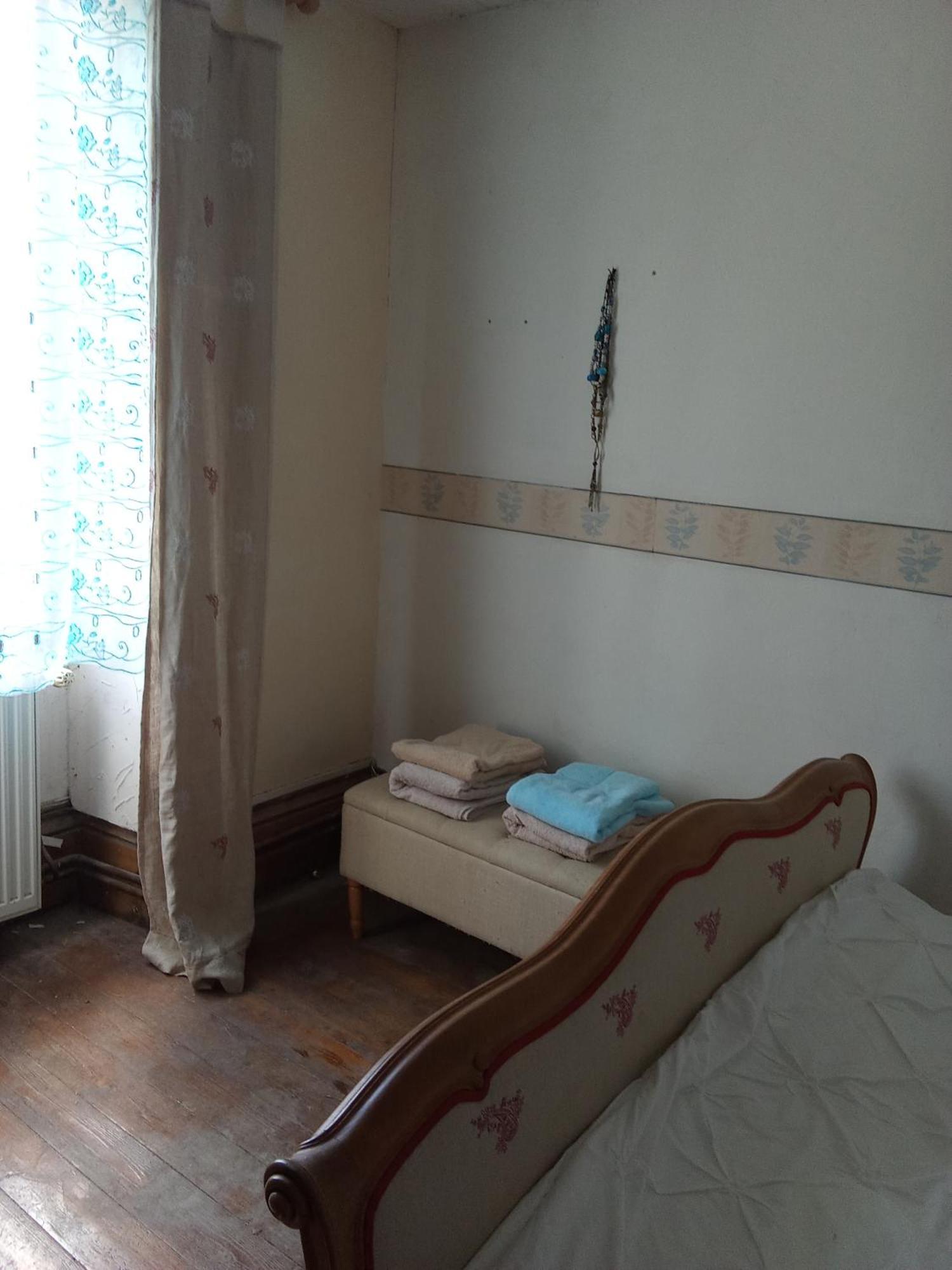La Grille Fleurie, Chambres D'Hote Chez L'Habitant Arthonnay Екстериор снимка