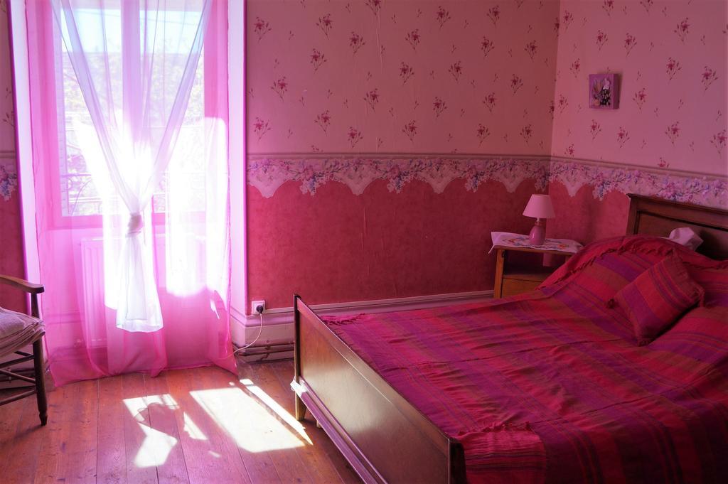 La Grille Fleurie, Chambres D'Hote Chez L'Habitant Arthonnay Екстериор снимка